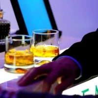 bar-932357_1920