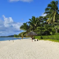Plage de l'île aux Nattes