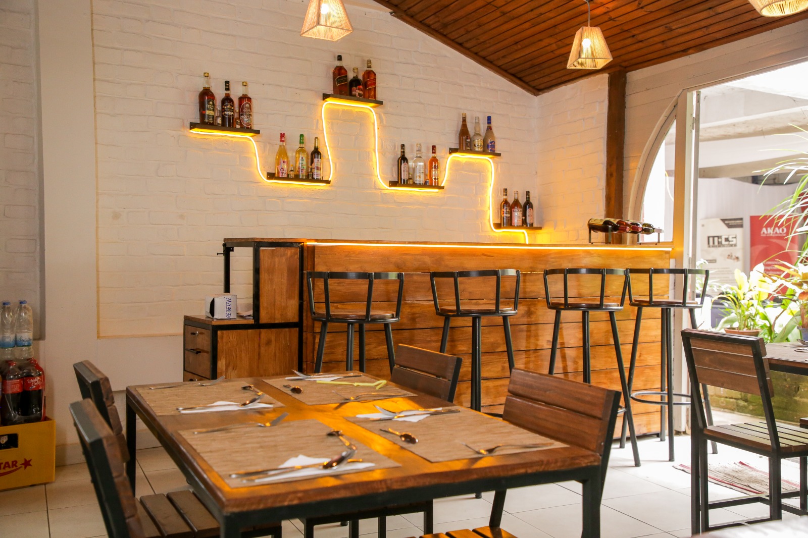 Photo de l'intérieur du restaurant le Kozi bistro à Fianarantsoa, Madagasacar
