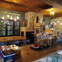 photo de l'intérieur du Tamotamo café, Antananarivo, Madagascar