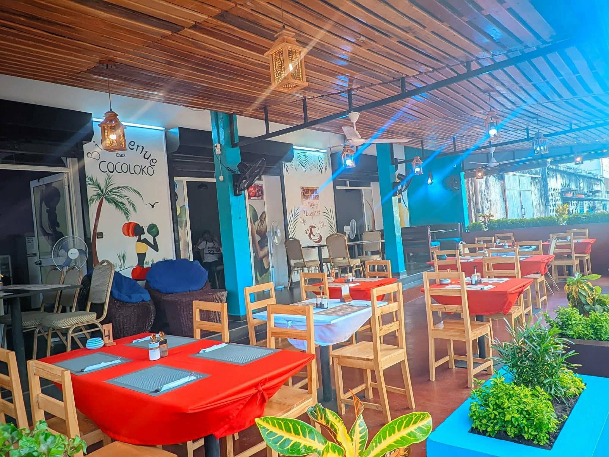 photo de la terrasse du Coco Loko, Mahajanga, Madagascar
