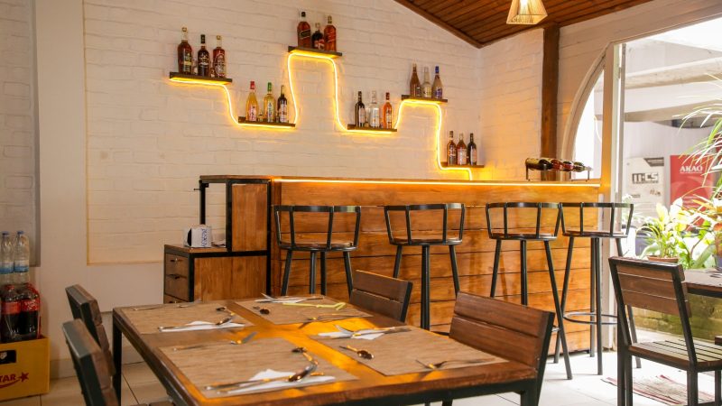 Photo de l'intérieur du restaurant le Kozi bistro à Fianarantsoa, Madagasacar
