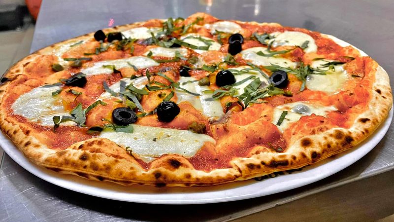Photo des pizzas au restaurant Chez Arnaud, Antananarivo, Madagascar
